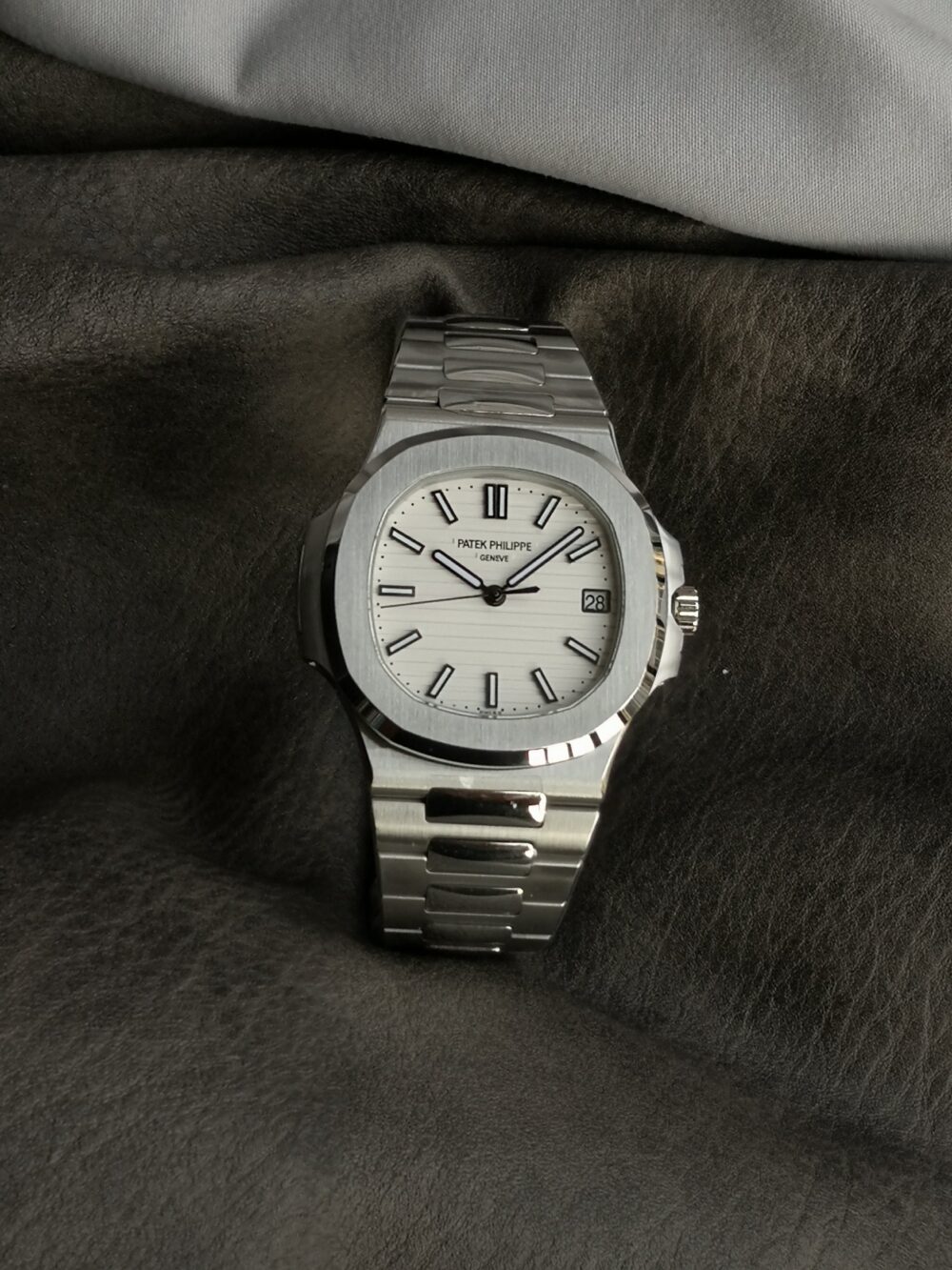 파텍필립 노틸러스 흰판 40mm