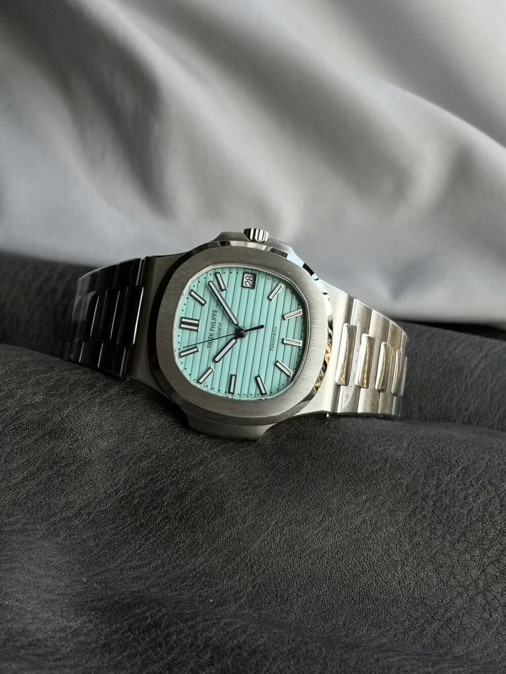 파텍필립 노틸러스 티파니 블루 40mm - 이미지 6