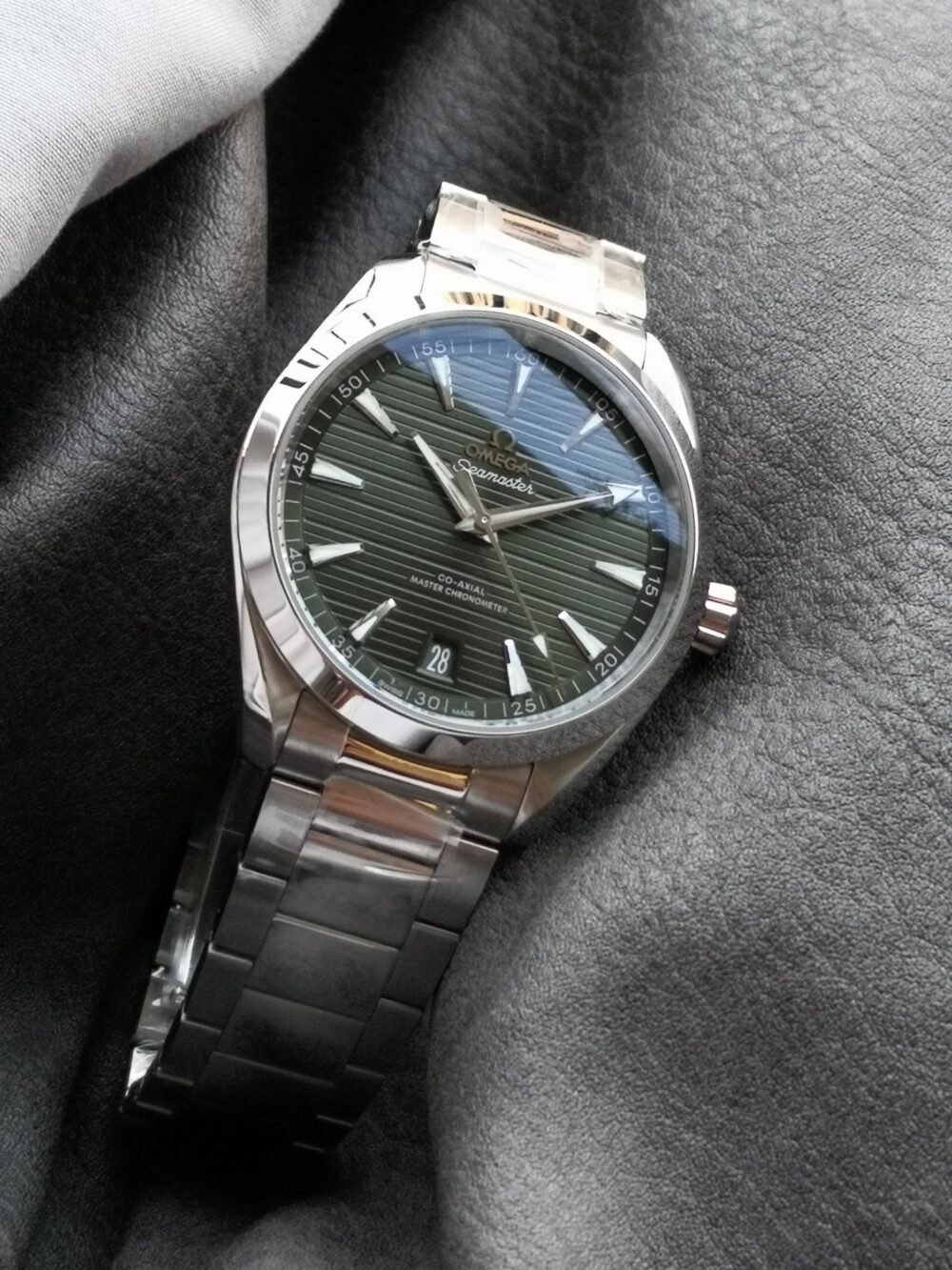 오메가 씨마스터 아쿠아 테라 41mm 그린 - 이미지 3