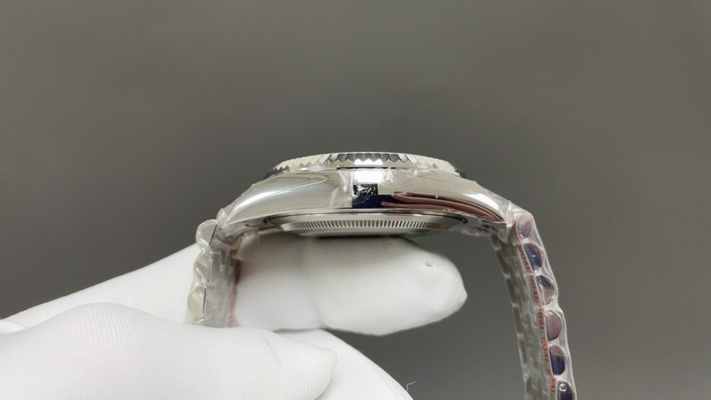롤렉스 스카이드웰러 42mm - 이미지 4