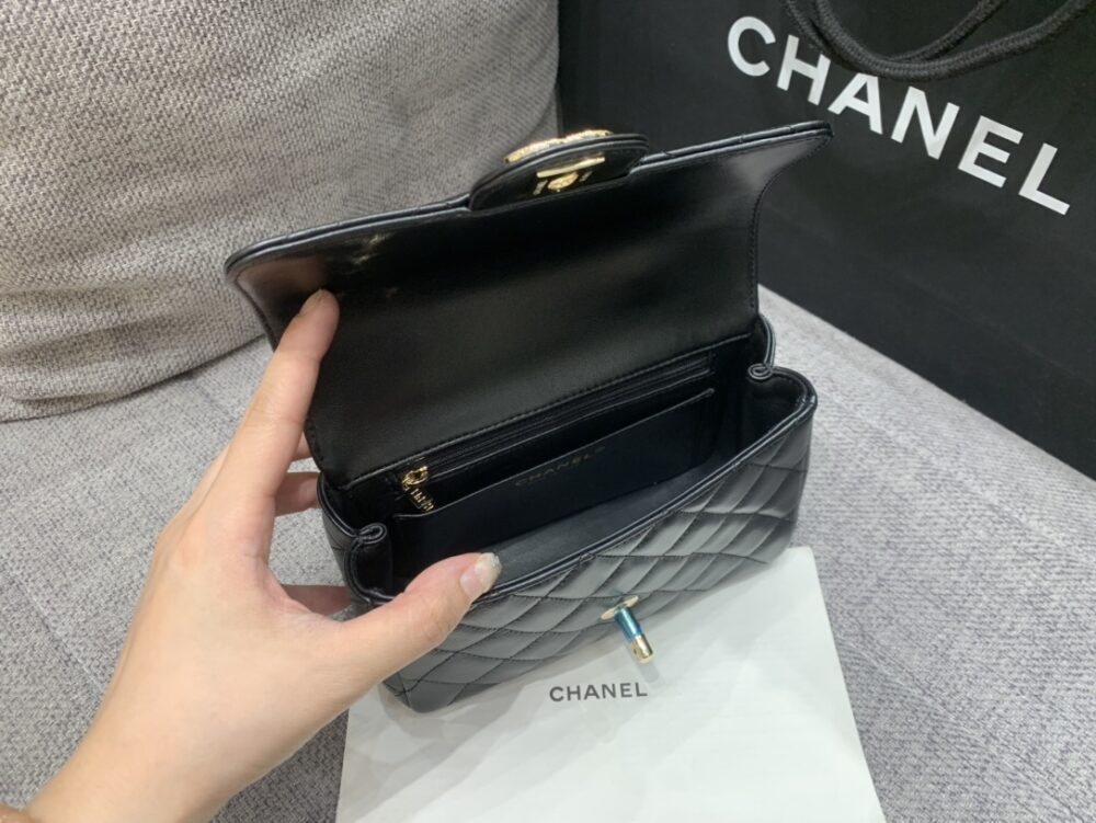 샤넬 23A 클래식 탑핸들 플랩백 18CM 램스킨 - 이미지 6
