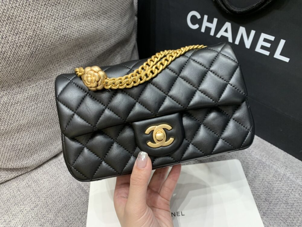 샤넬 23S 카멜리아볼 숄더백 20CM - 이미지 2